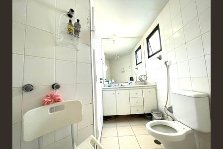 Apartamento à venda com 104m², 3 quartos e 2 vagasBanheiro de serviço