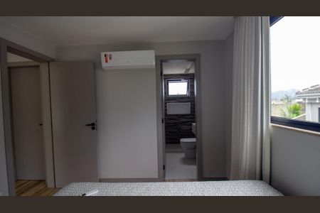 Casa de condomínio à venda com 420m², 5 quartos e 7 vagas Casa de condomínio à venda com 420m², 5 quartos e 7 vagasSuíte 4