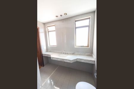 Casa à venda com 180m², 3 quartos e 1 vaga Casa à venda com 180m², 3 quartos e 1 vagaBanheiro da Suíte