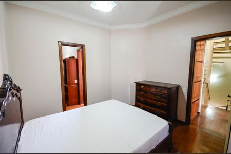 Casa à venda com 180m², 3 quartos e 1 vaga Casa à venda com 180m², 3 quartos e 1 vagaSuíte