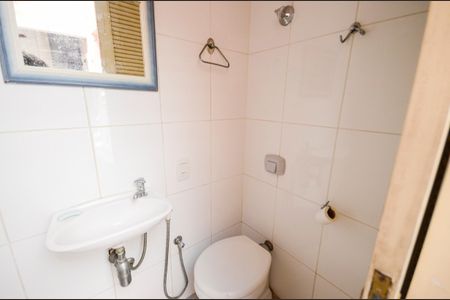 Casa à venda com 180m², 3 quartos e 1 vaga Casa à venda com 180m², 3 quartos e 1 vagaBanheiro de Serviço