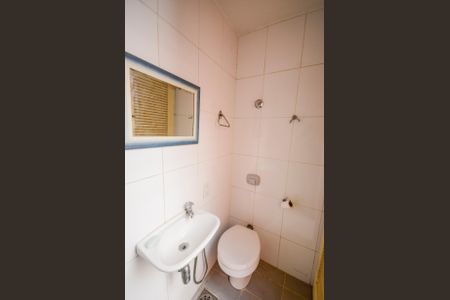 Casa à venda com 180m², 3 quartos e 1 vaga Casa à venda com 180m², 3 quartos e 1 vagaBanheiro de Serviço