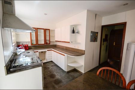 Casa à venda com 180m², 3 quartos e 1 vaga Casa à venda com 180m², 3 quartos e 1 vagaCozinha