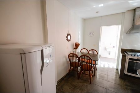 Casa à venda com 180m², 3 quartos e 1 vaga Casa à venda com 180m², 3 quartos e 1 vagaCozinha