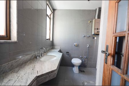 Casa à venda com 180m², 3 quartos e 1 vaga Casa à venda com 180m², 3 quartos e 1 vagaBanheiro da Suíte