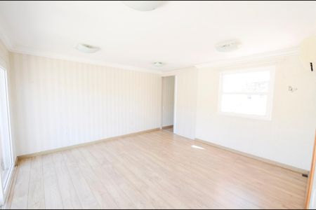 Casa à venda com 180m², 3 quartos e 1 vaga Casa à venda com 180m², 3 quartos e 1 vagaTerraço