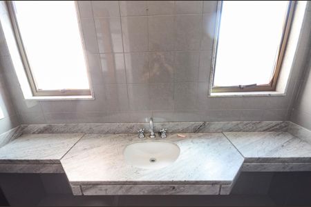 Casa à venda com 180m², 3 quartos e 1 vaga Casa à venda com 180m², 3 quartos e 1 vagaBanheiro da Suíte