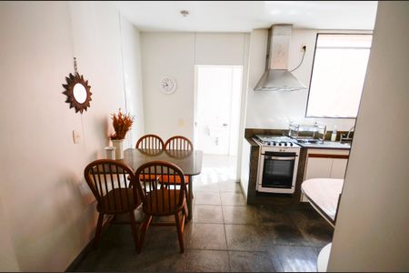 Casa à venda com 180m², 3 quartos e 1 vaga Casa à venda com 180m², 3 quartos e 1 vagaCozinha