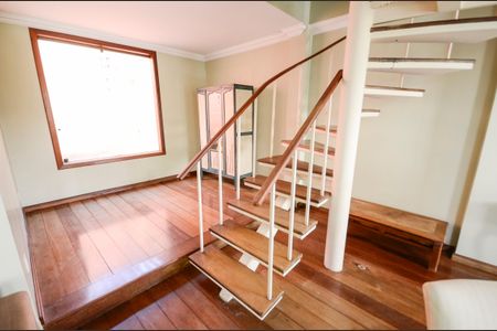 Casa à venda com 180m², 3 quartos e 1 vaga Casa à venda com 180m², 3 quartos e 1 vagaSala