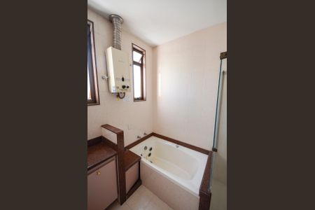 Casa à venda com 180m², 3 quartos e 1 vaga Casa à venda com 180m², 3 quartos e 1 vagaBanheiro 2