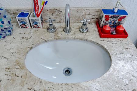 Casa de condomínio à venda com 200m², 3 quartos e 4 vagasBanheiro da Suíte