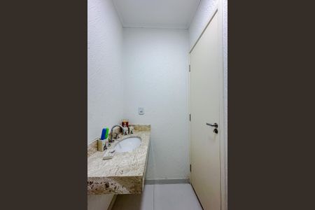 Casa de condomínio à venda com 200m², 3 quartos e 4 vagasBanheiro da Suíte