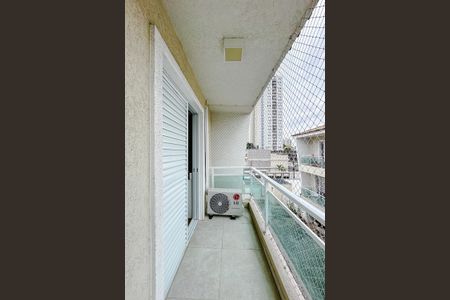 Casa de condomínio à venda com 200m², 3 quartos e 4 vagasVaranda da Suíte