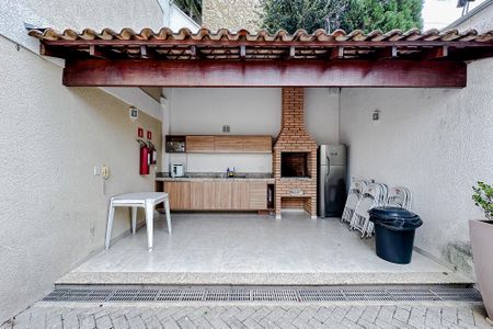 Casa de condomínio à venda com 200m², 3 quartos e 4 vagasÁrea comum - Churrasqueira