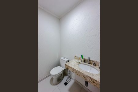 Casa de condomínio à venda com 200m², 3 quartos e 4 vagasBanheiro da Suíte