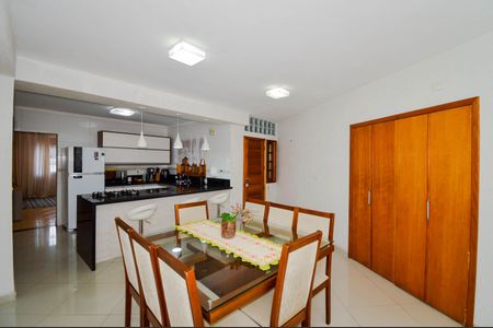 Casa à venda com 186m², 2 quartos e 3 vagasCopa