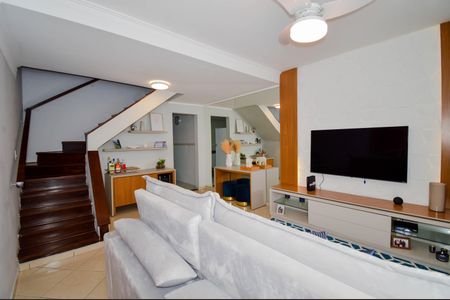 Casa à venda com 186m², 2 quartos e 3 vagasSala