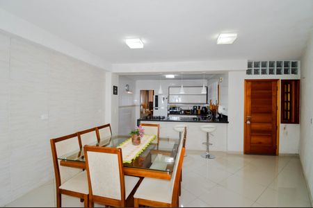 Casa à venda com 186m², 2 quartos e 3 vagasCopa