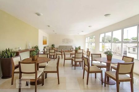 Apartamento à venda com 67m², 3 quartos e 2 vagas Apartamento à venda com 67m², 3 quartos e 2 vagasÁrea comum - Salão de festas