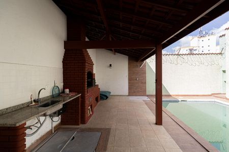 Casa à venda com 272m², 4 quartos e 2 vagasChurrasqueira