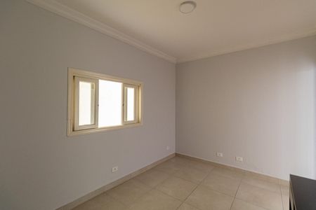 Casa à venda com 272m², 4 quartos e 2 vagasQuarto