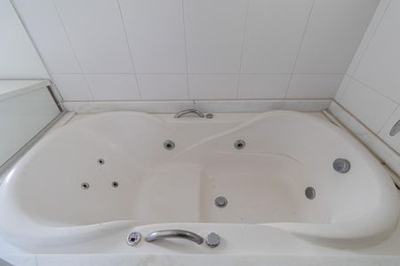 Casa à venda com 272m², 4 quartos e 2 vagasBanheiro Suíte 1