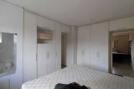 Casa à venda com 272m², 4 quartos e 2 vagasSuíte 1