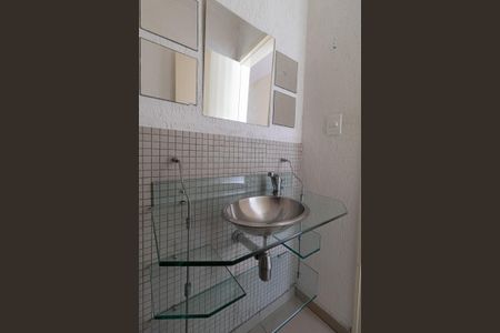 Casa à venda com 272m², 4 quartos e 2 vagasLavabo