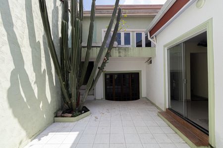 Casa à venda com 272m², 4 quartos e 2 vagasQuintal