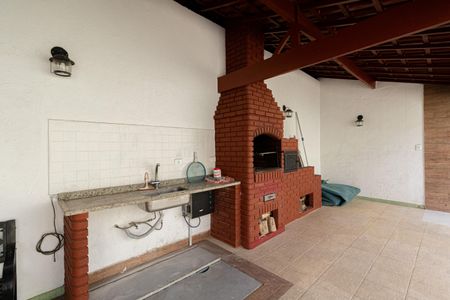 Casa à venda com 272m², 4 quartos e 2 vagasChurrasqueira