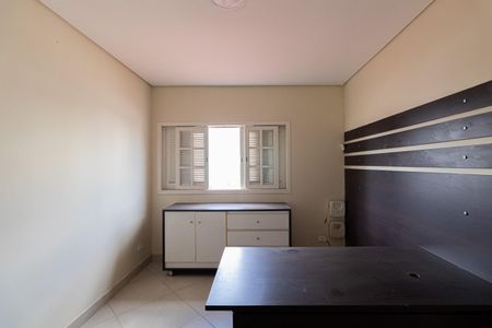 Casa à venda com 272m², 4 quartos e 2 vagasEscritório