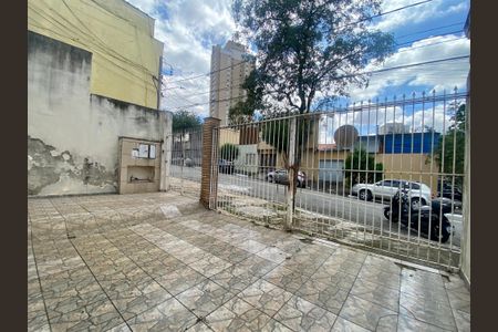 Casa à venda com 270m², 2 quartos e 3 vagas Casa à venda com 270m², 2 quartos e 3 vagasGaragem