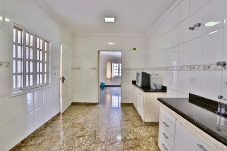 Casa à venda com 270m², 2 quartos e 3 vagas Casa à venda com 270m², 2 quartos e 3 vagasCozinha