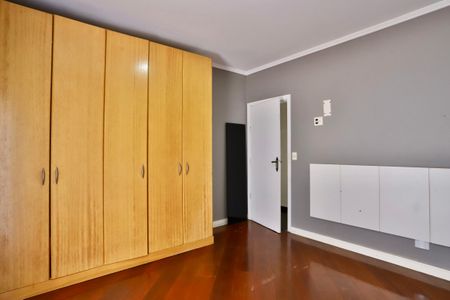 Casa à venda com 270m², 2 quartos e 3 vagas Casa à venda com 270m², 2 quartos e 3 vagasQuarto 1