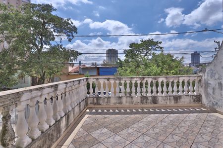 Casa à venda com 270m², 2 quartos e 3 vagas Casa à venda com 270m², 2 quartos e 3 vagasQuintal