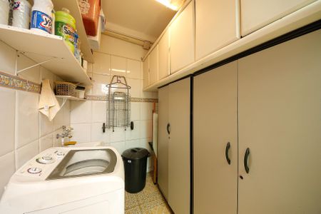 Casa à venda com 141m², 4 quartos e 2 vagas Casa à venda com 141m², 4 quartos e 2 vagasÁrea de Serviço