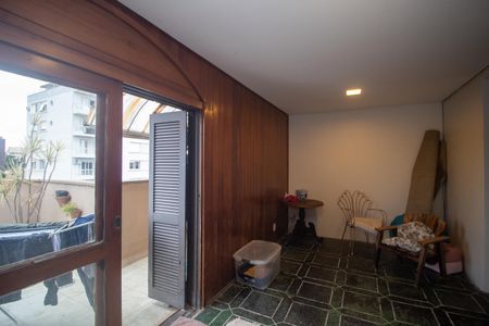 Apartamento à venda com 210m², 3 quartos e 2 vagas Apartamento à venda com 210m², 3 quartos e 2 vagasSala 2