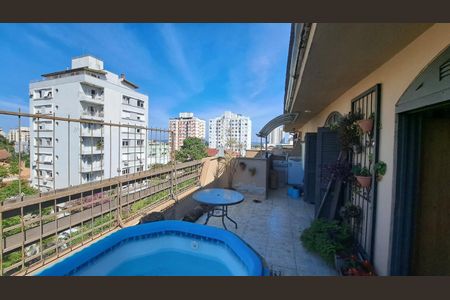 Apartamento à venda com 210m², 3 quartos e 2 vagas Apartamento à venda com 210m², 3 quartos e 2 vagasÁrea comum - Piscina