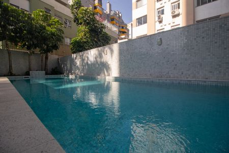 Apartamento à venda com 52m², 2 quartos e 2 vagas Apartamento à venda com 52m², 2 quartos e 2 vagasÁrea comum - Piscina