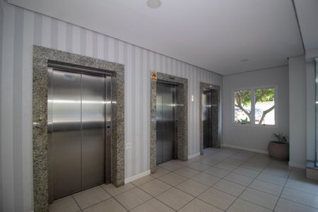 Apartamento à venda com 52m², 2 quartos e 2 vagas Apartamento à venda com 52m², 2 quartos e 2 vagasHall de entrada