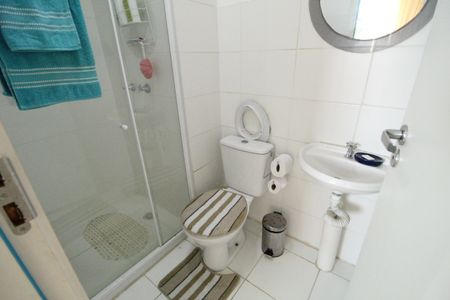 Apartamento à venda com 67m², 2 quartos e 2 vagasBanheiro social