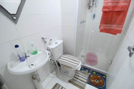 Apartamento à venda com 67m², 2 quartos e 2 vagasBanheiro da suíte