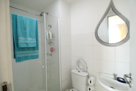 Apartamento à venda com 67m², 2 quartos e 2 vagasBanheiro social