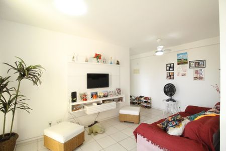 Apartamento à venda com 67m², 2 quartos e 2 vagasSala