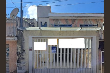 Casa à venda com 188m², 4 quartos e 4 vagas Casa à venda com 188m², 4 quartos e 4 vagasFachada com Plaquinha