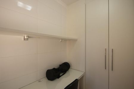 Casa à venda com 188m², 4 quartos e 4 vagas Casa à venda com 188m², 4 quartos e 4 vagasQuarto de serviço