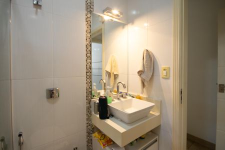 Casa à venda com 188m², 4 quartos e 4 vagas Casa à venda com 188m², 4 quartos e 4 vagasBanheiro 2