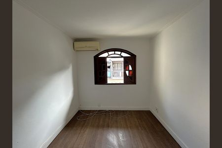 Casa à venda com 138m², 2 quartos e 1 vagaSuíte