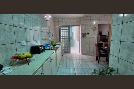 Casa à venda com 225m², 2 quartos e 4 vagas Casa à venda com 225m², 2 quartos e 4 vagasCozinha