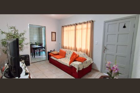 Casa à venda com 225m², 2 quartos e 4 vagas Casa à venda com 225m², 2 quartos e 4 vagasSala